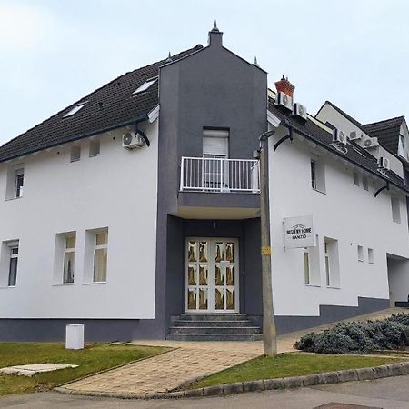 Misleny Home Kozarmisleny Εξωτερικό φωτογραφία